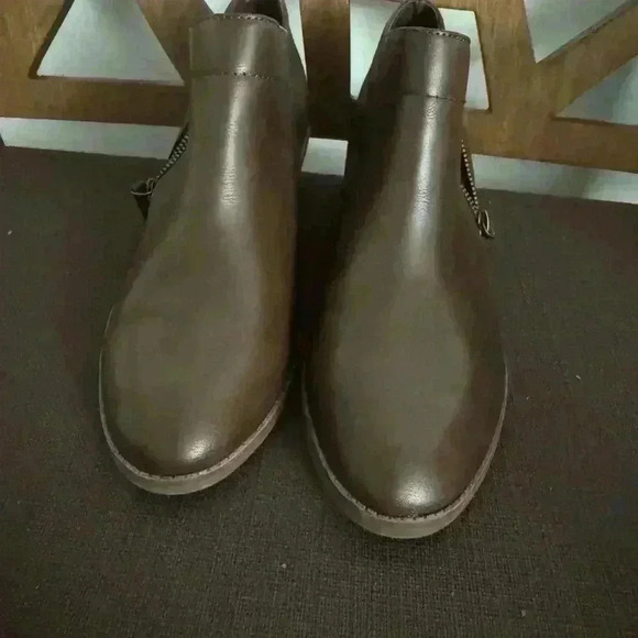 Women’s Ankle Boots Time and Tru memory Foam Used like a New Size 9 - Picture 3 of 9